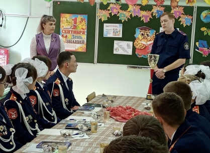 Сотрудники Балезинского МСО поздравили кадетский класс имени А. Касимова с началом учебного года